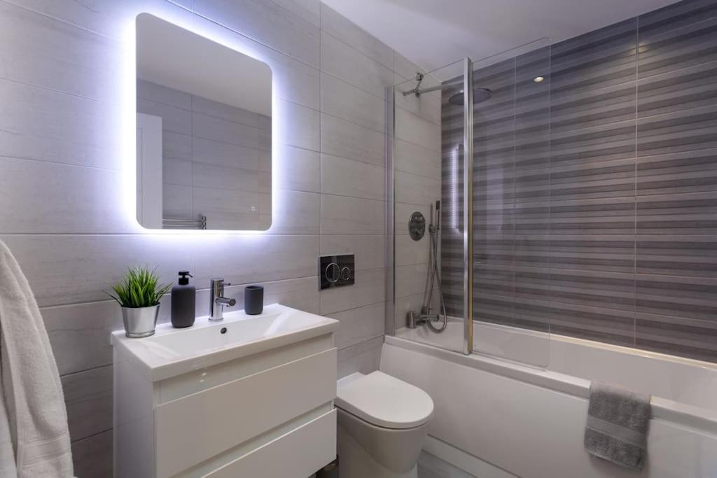 Luxury 3 Floor Town House By Tolcarne