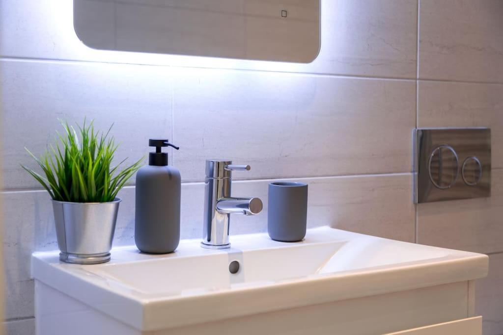 Luxury 3 Floor Town House By Tolcarne Newquay (Cornwall)